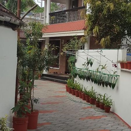 Birds Nest Home Stay Kochi Exterior photo